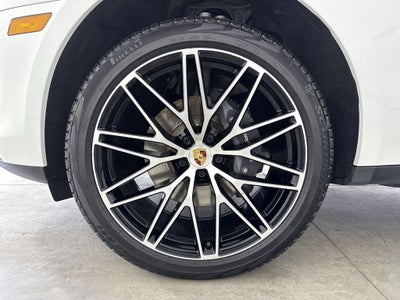 2026 Porsche Macan AWD
