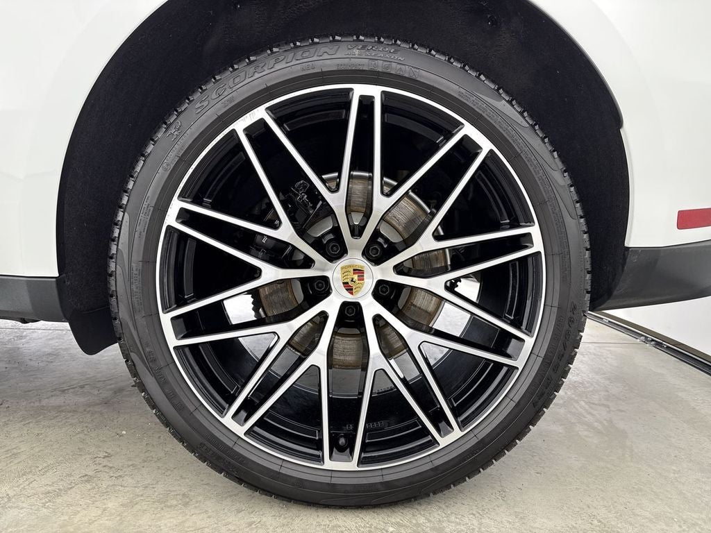 2026 Porsche Macan AWD