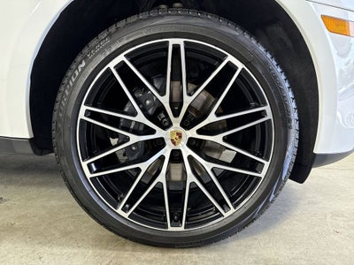 2026 Porsche Macan AWD