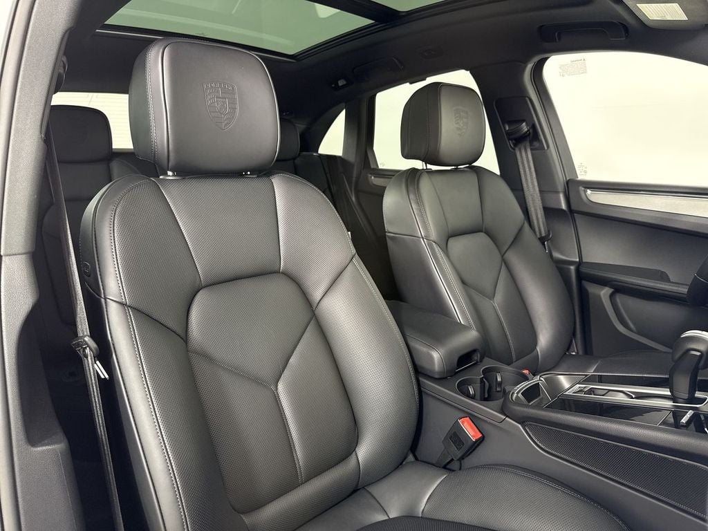 2026 Porsche Macan AWD