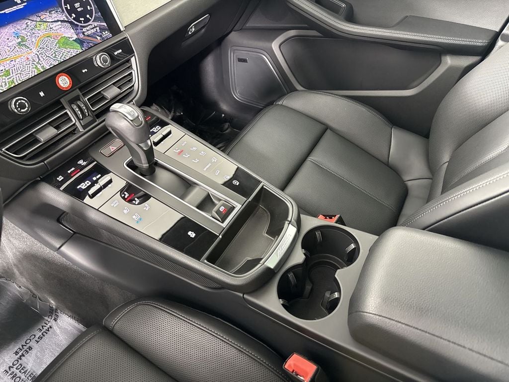 2026 Porsche Macan AWD