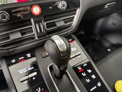 2026 Porsche Macan AWD