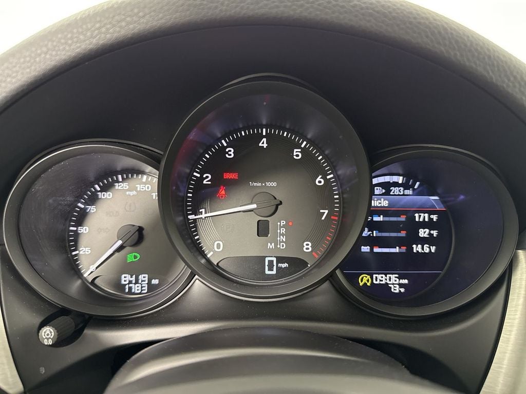 2026 Porsche Macan AWD