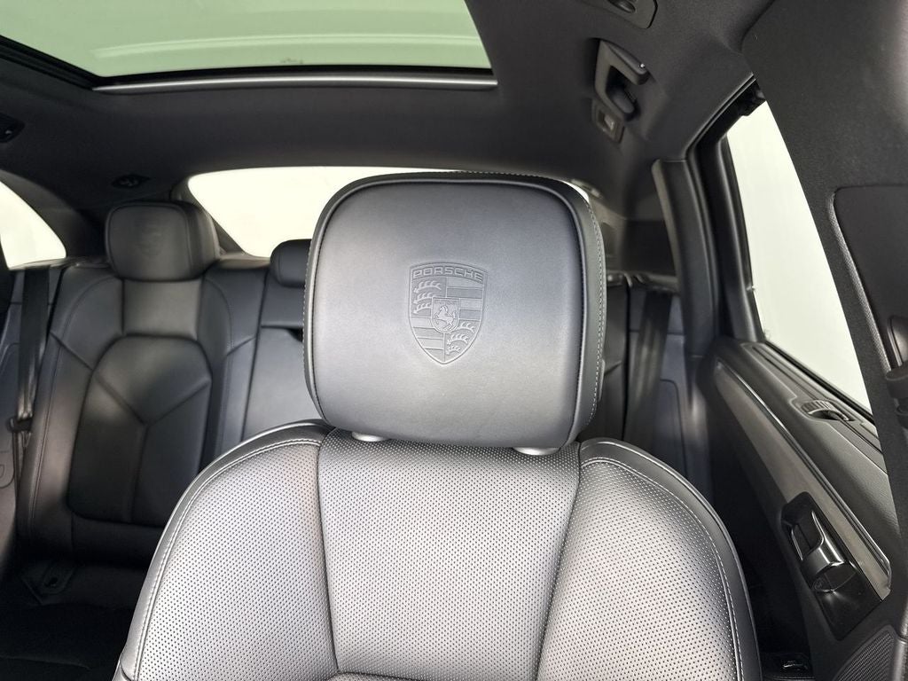 2026 Porsche Macan AWD