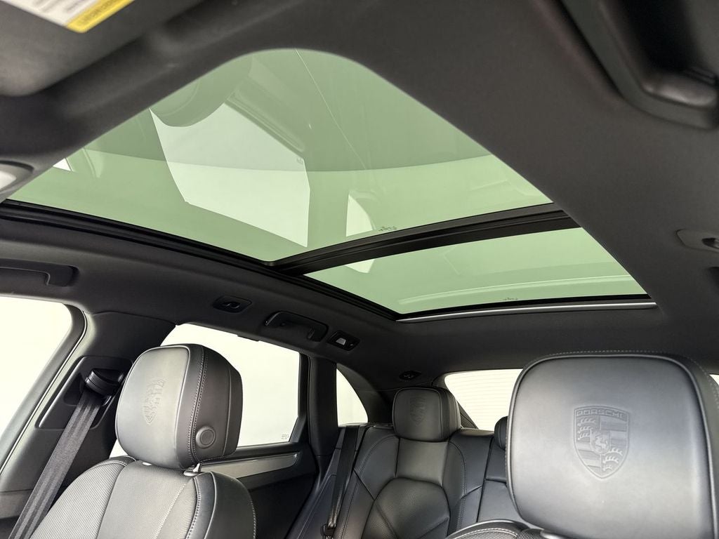 2026 Porsche Macan AWD