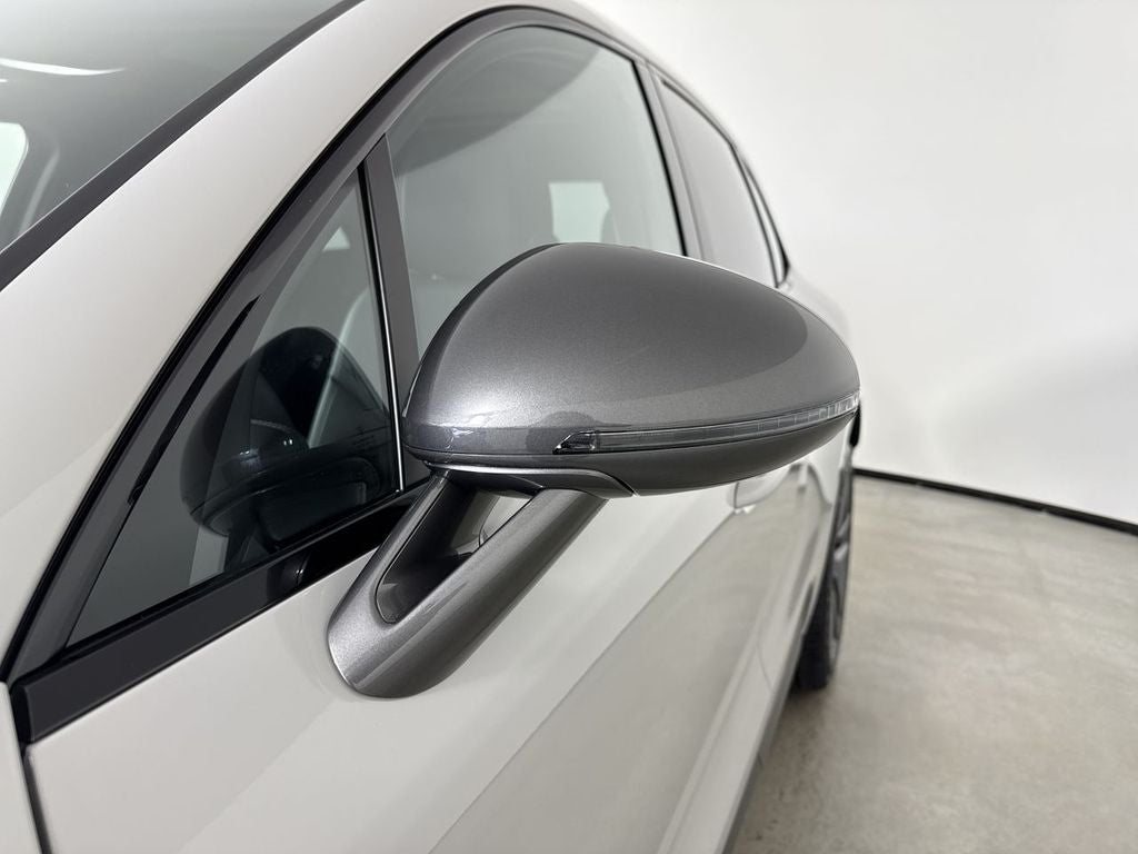 2026 Porsche Macan T