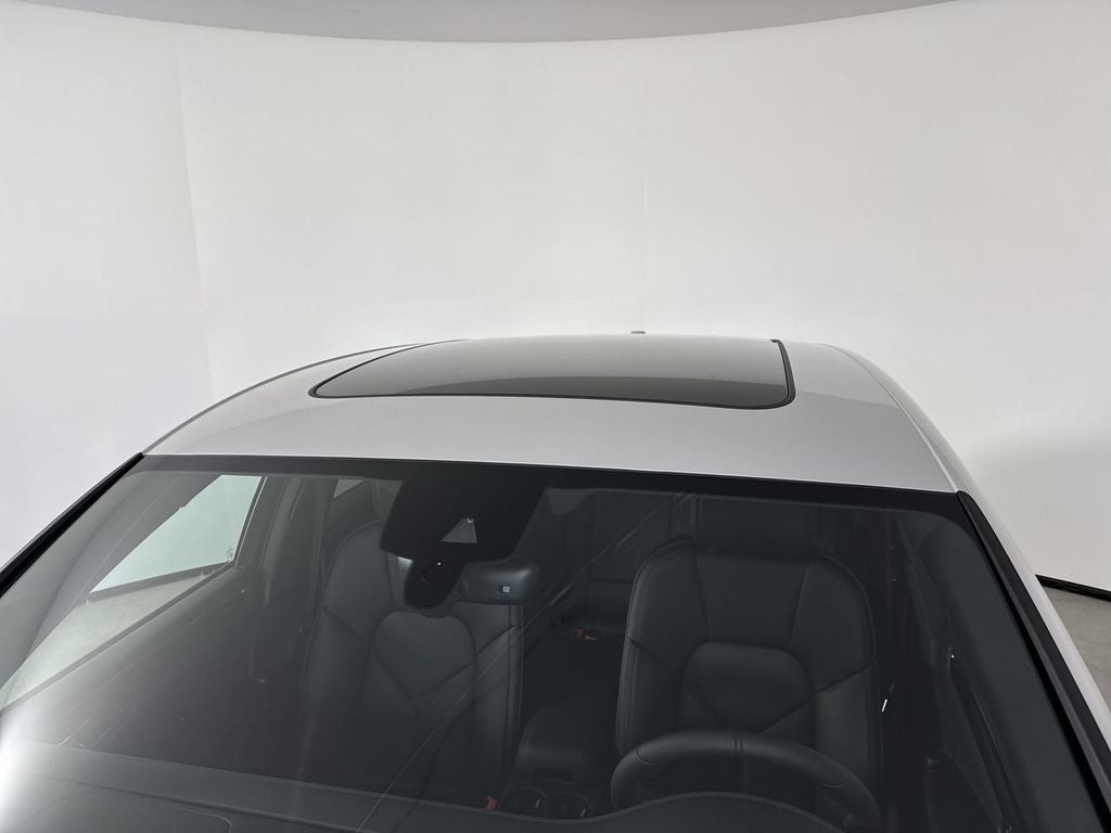 2026 Porsche Macan T
