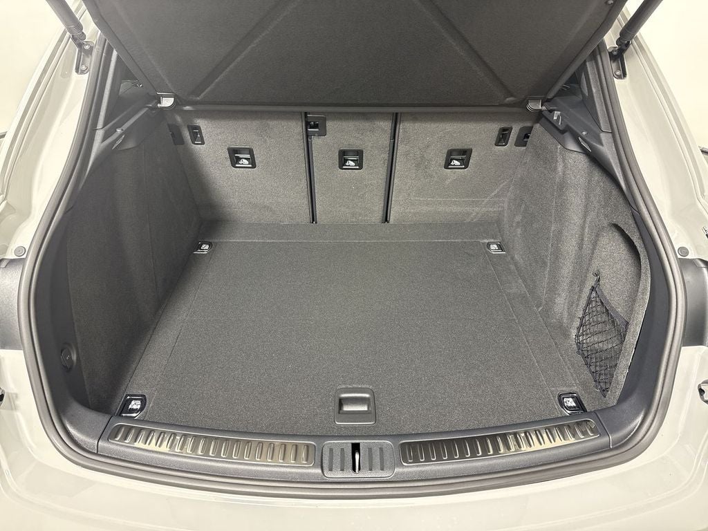 2026 Porsche Macan T