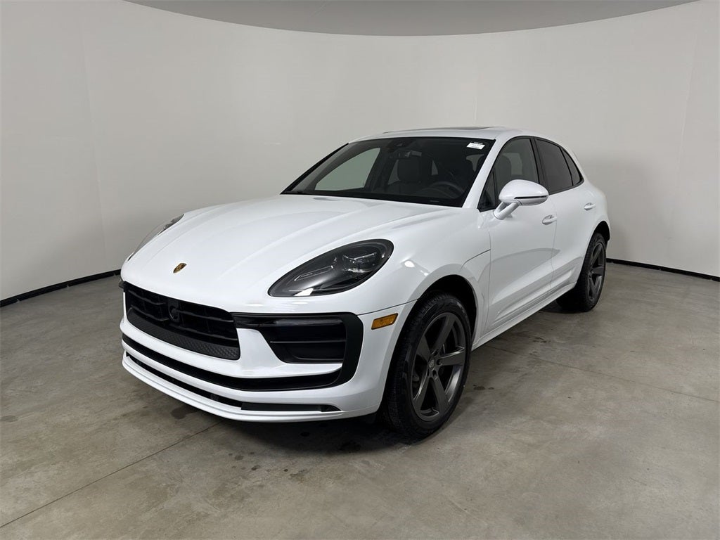 2026 Porsche Macan AWD