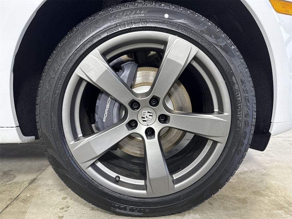 2026 Porsche Macan AWD