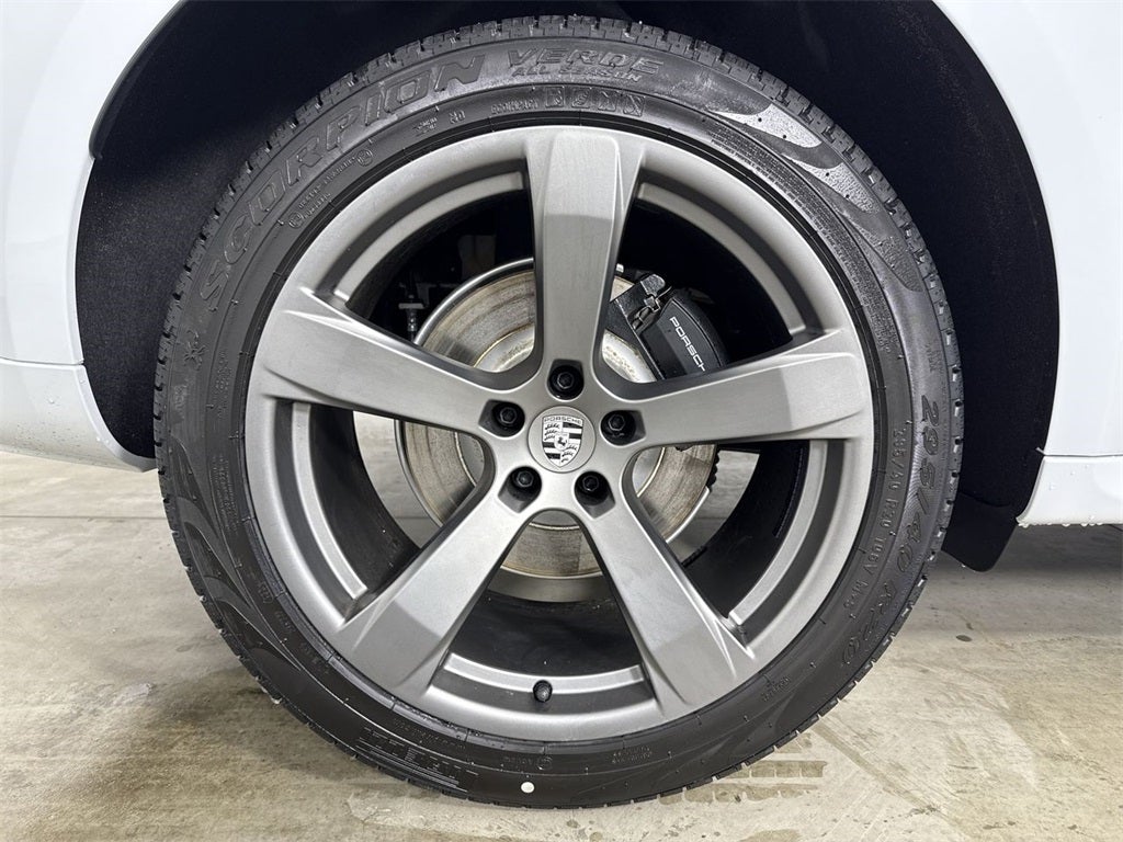 2026 Porsche Macan AWD