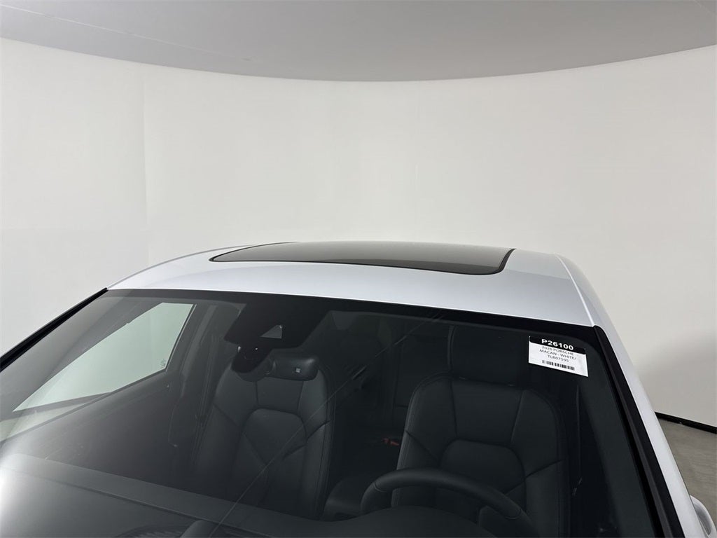 2026 Porsche Macan AWD