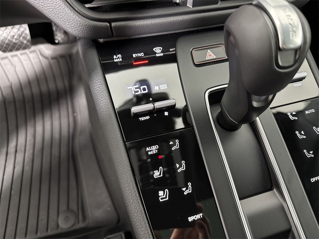 2026 Porsche Macan AWD