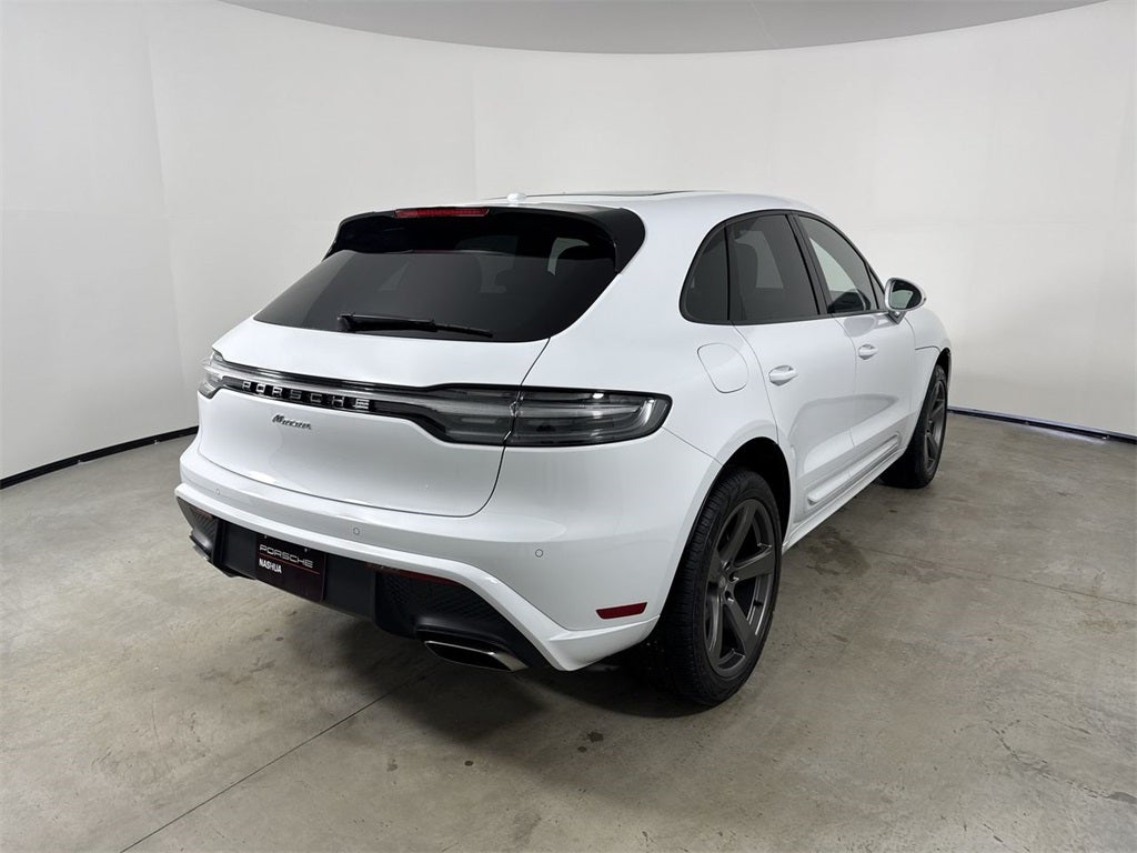 2026 Porsche Macan AWD