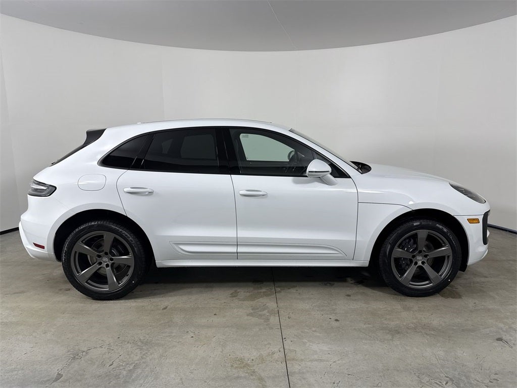 2026 Porsche Macan AWD