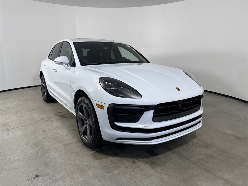 2026 Porsche Macan AWD
