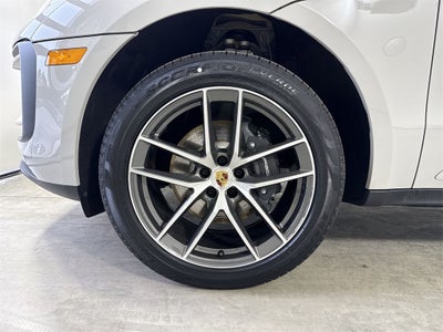 2026 Porsche Macan AWD