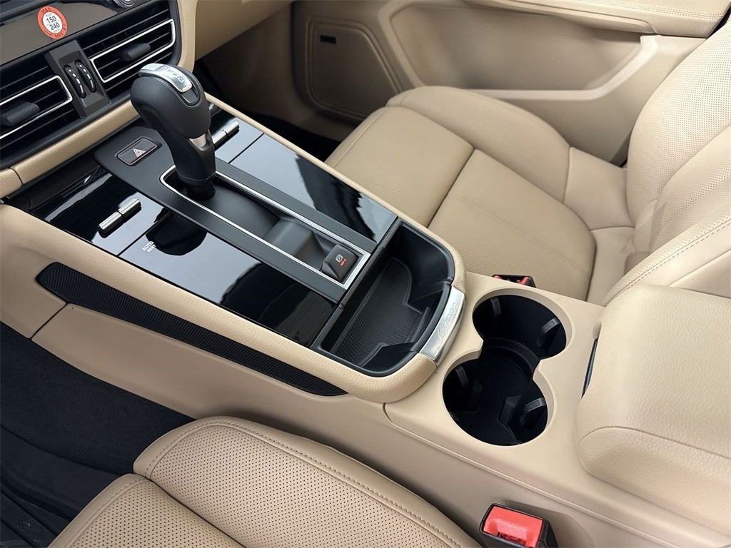 2026 Porsche Macan AWD