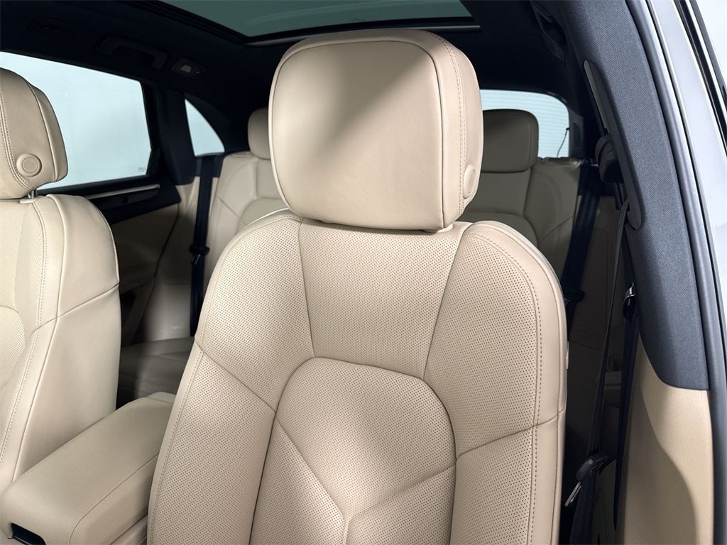 2026 Porsche Macan AWD