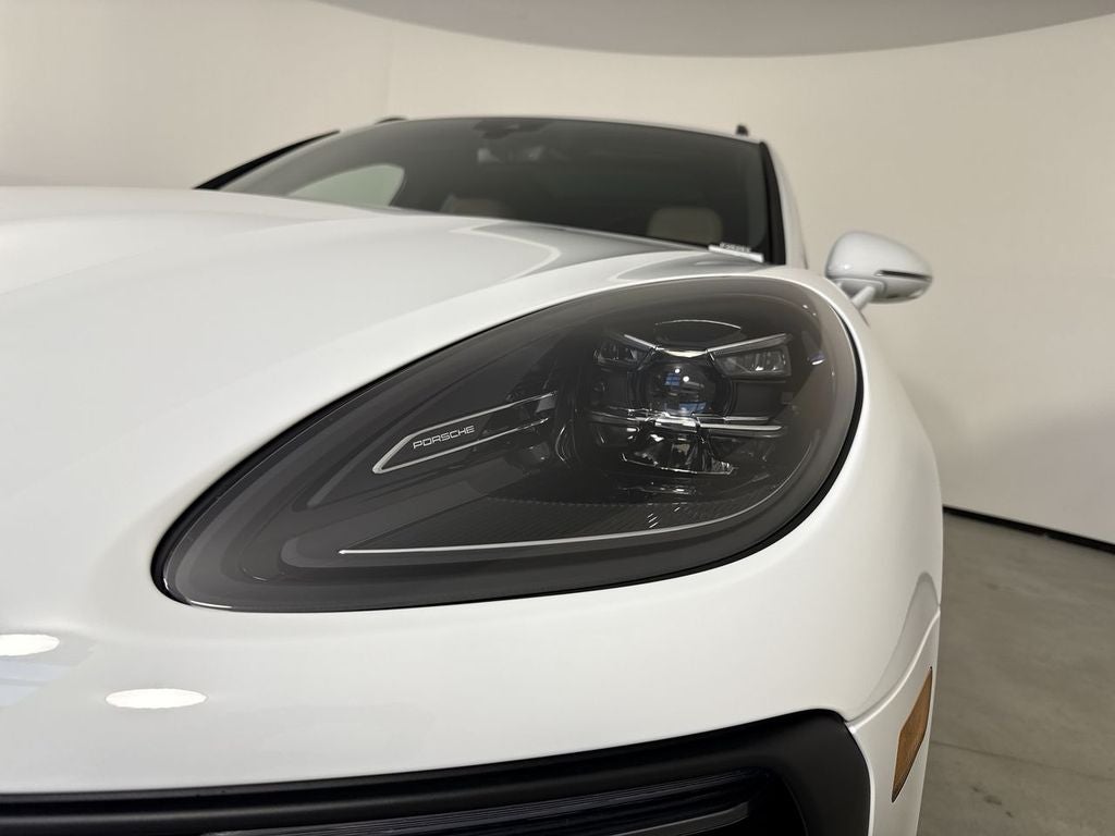 2026 Porsche Macan AWD