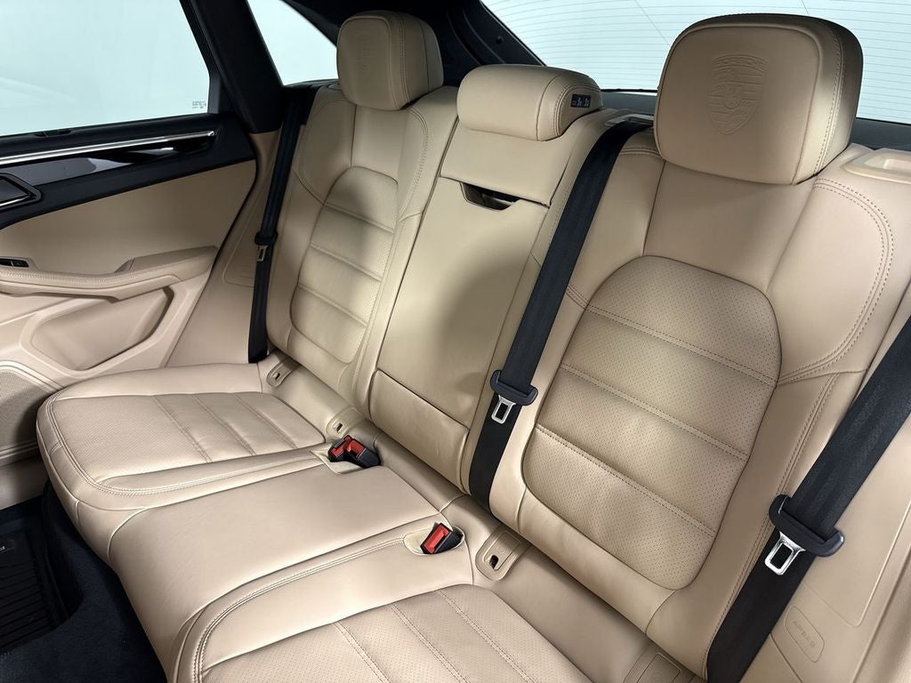 2026 Porsche Macan AWD