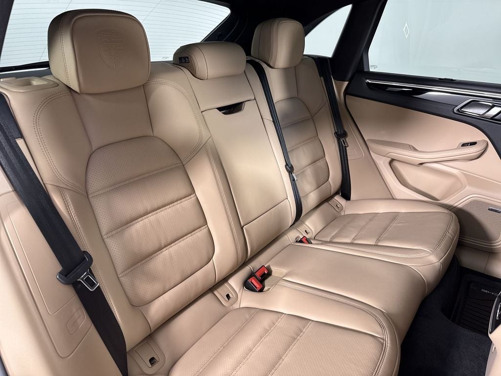 2026 Porsche Macan AWD