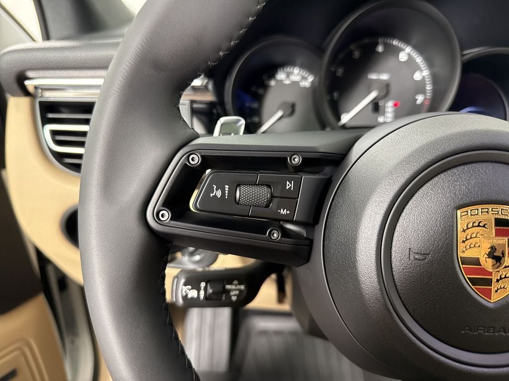 2026 Porsche Macan AWD