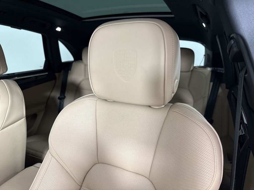 2026 Porsche Macan AWD