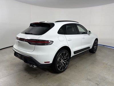 2026 Porsche Macan AWD
