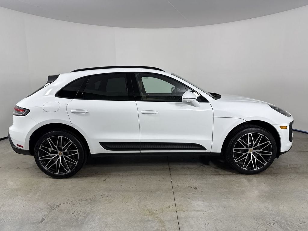 2026 Porsche Macan AWD