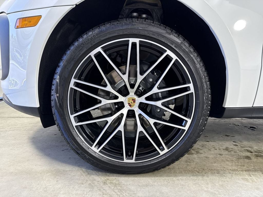 2026 Porsche Macan AWD