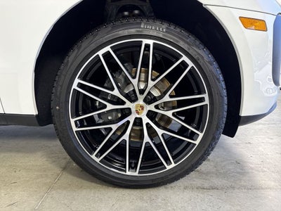 2026 Porsche Macan AWD