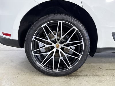 2026 Porsche Macan AWD