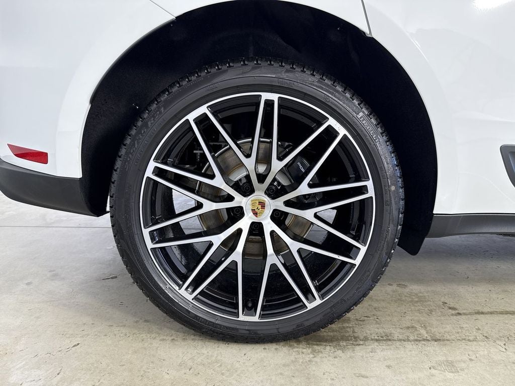 2026 Porsche Macan AWD