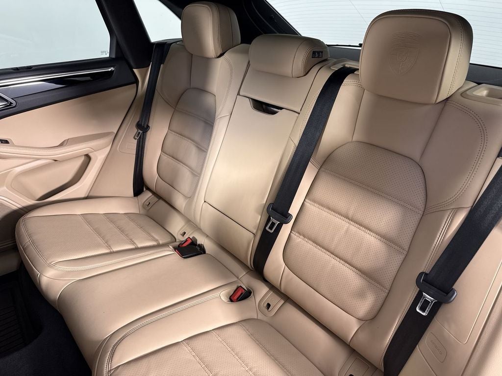 2026 Porsche Macan AWD