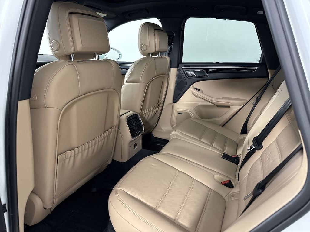 2026 Porsche Macan AWD