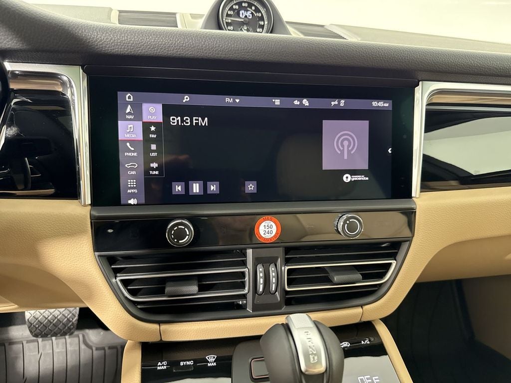 2026 Porsche Macan AWD