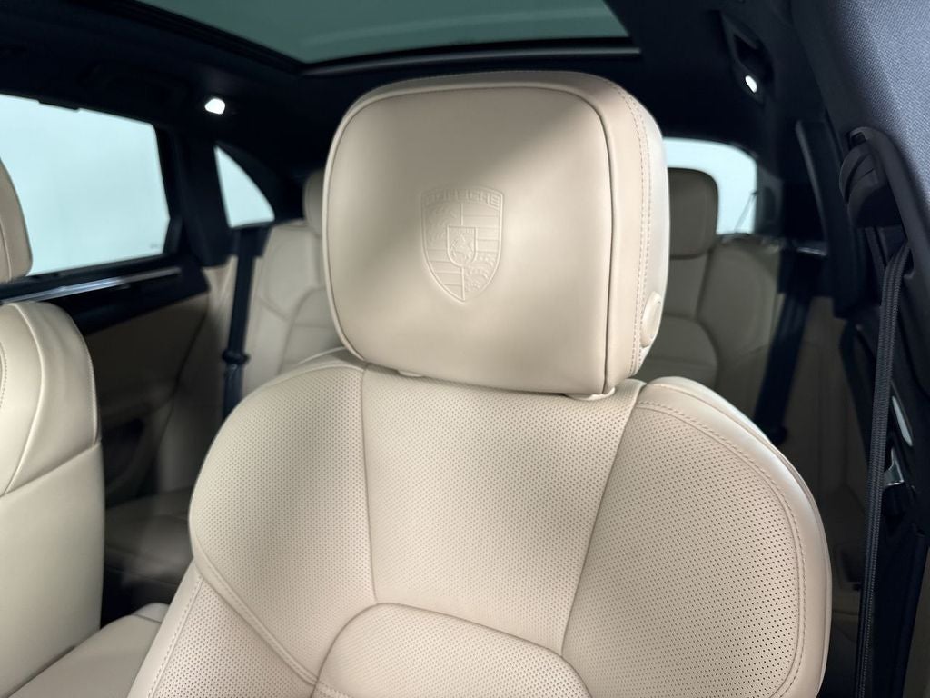 2026 Porsche Macan AWD
