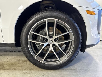 2026 Porsche Macan AWD