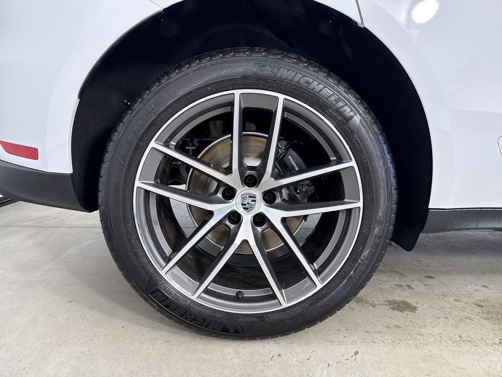 2026 Porsche Macan AWD