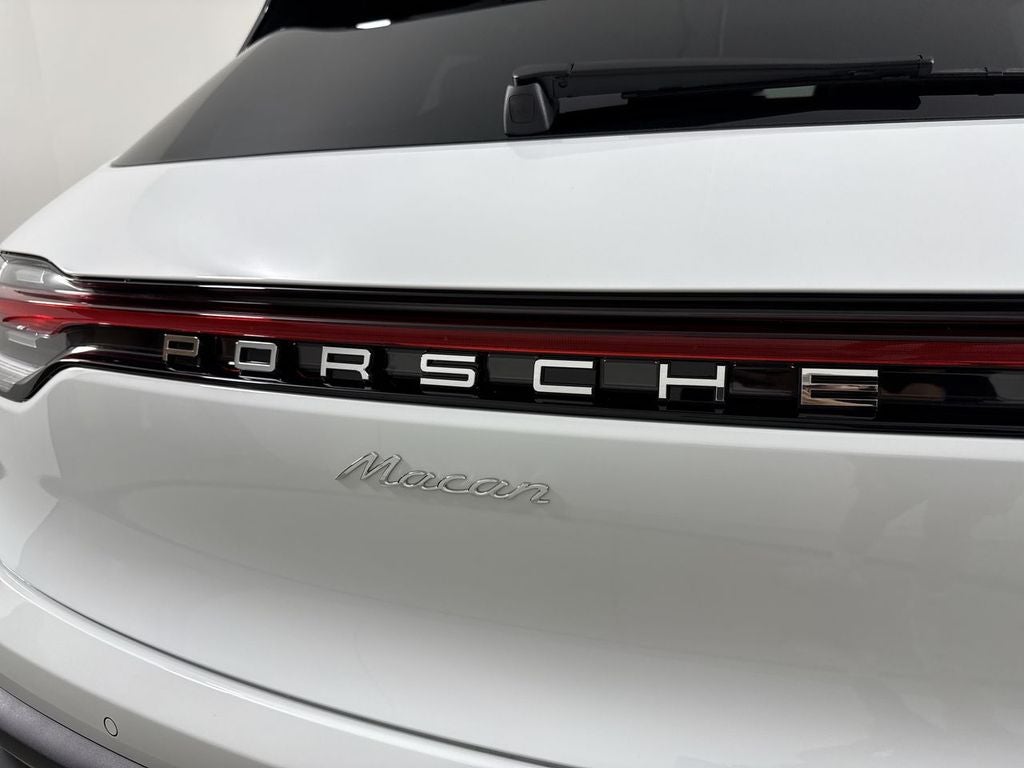 2026 Porsche Macan AWD