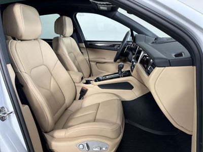 2026 Porsche Macan AWD
