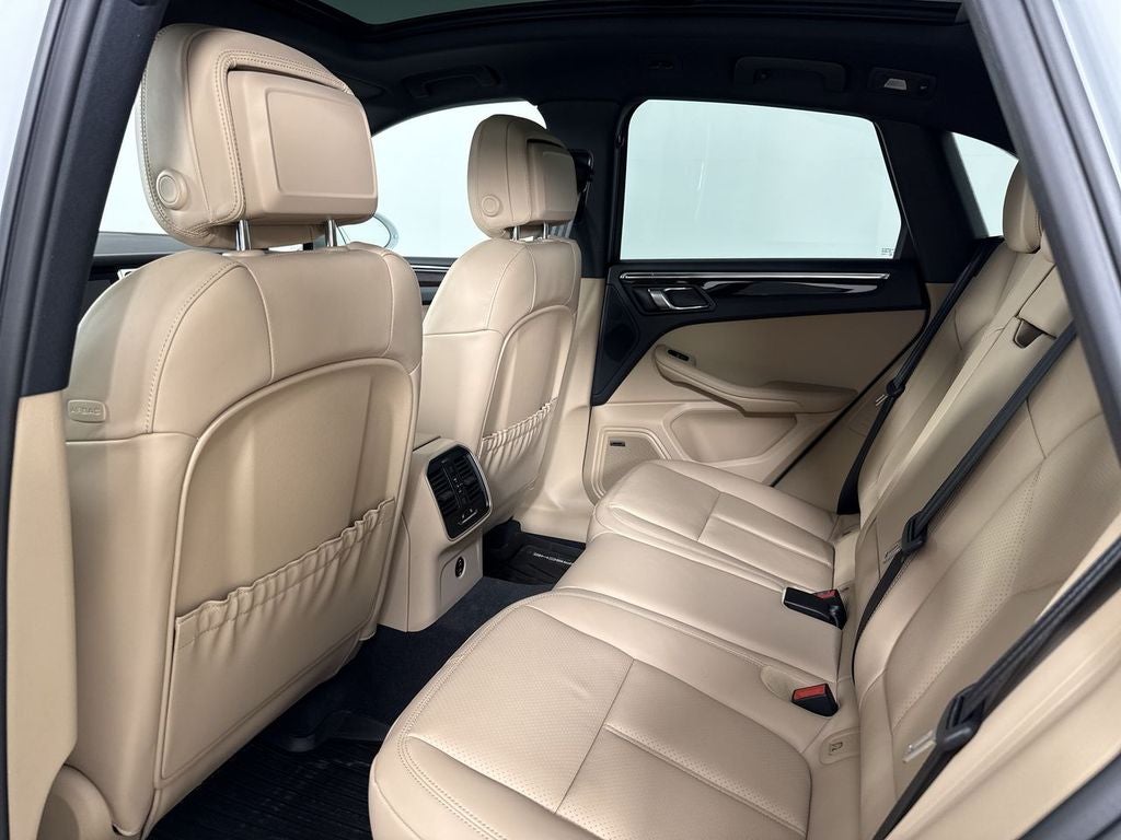 2026 Porsche Macan AWD