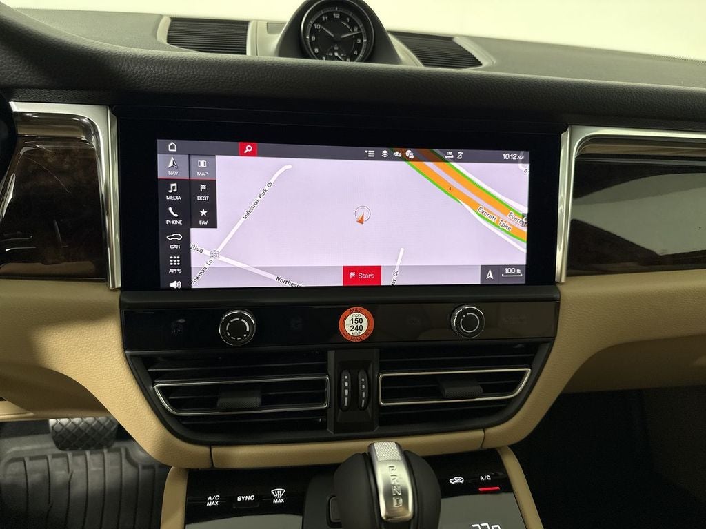 2026 Porsche Macan AWD