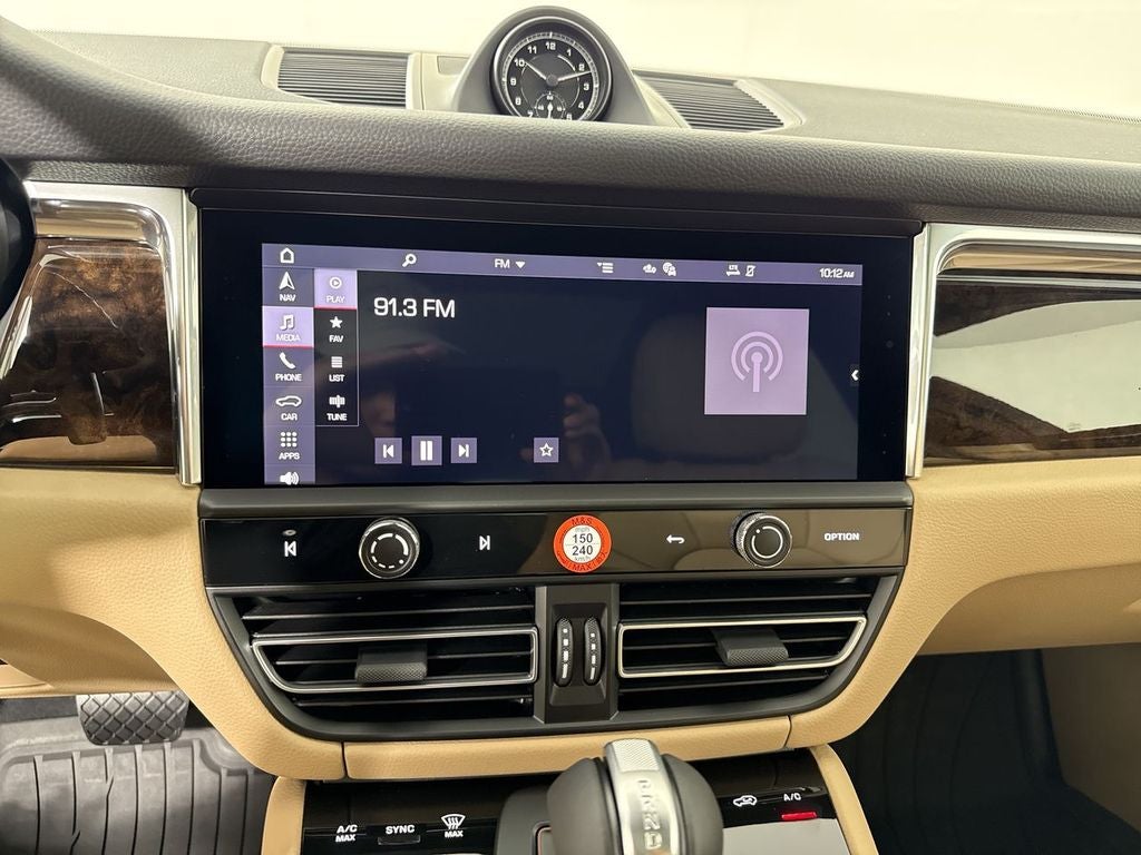 2026 Porsche Macan AWD