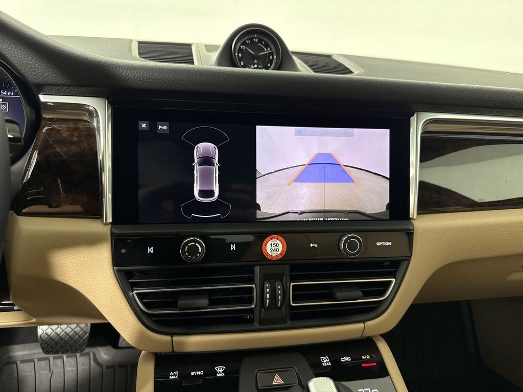 2026 Porsche Macan AWD