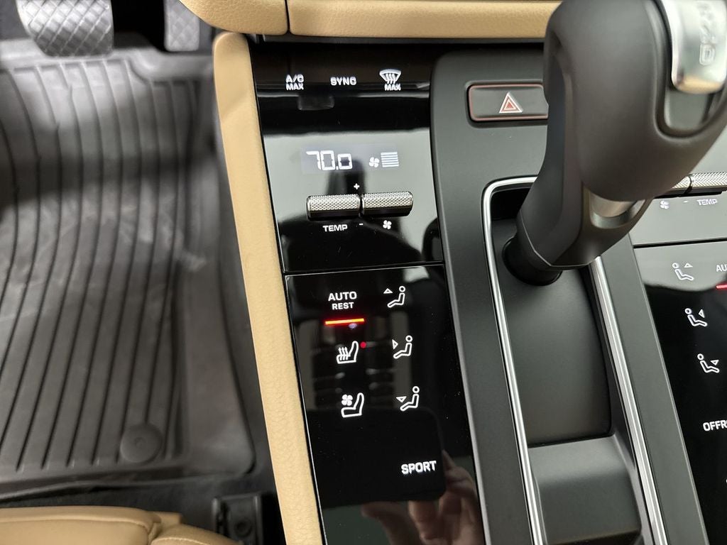 2026 Porsche Macan AWD