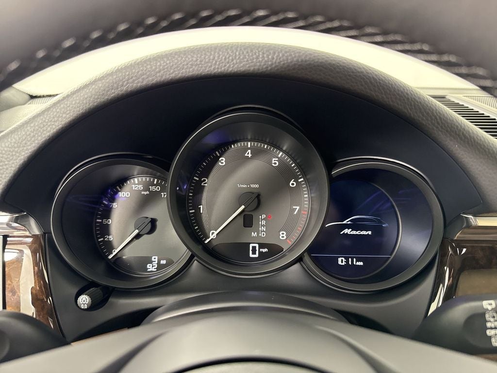 2026 Porsche Macan AWD