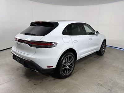 2026 Porsche Macan AWD