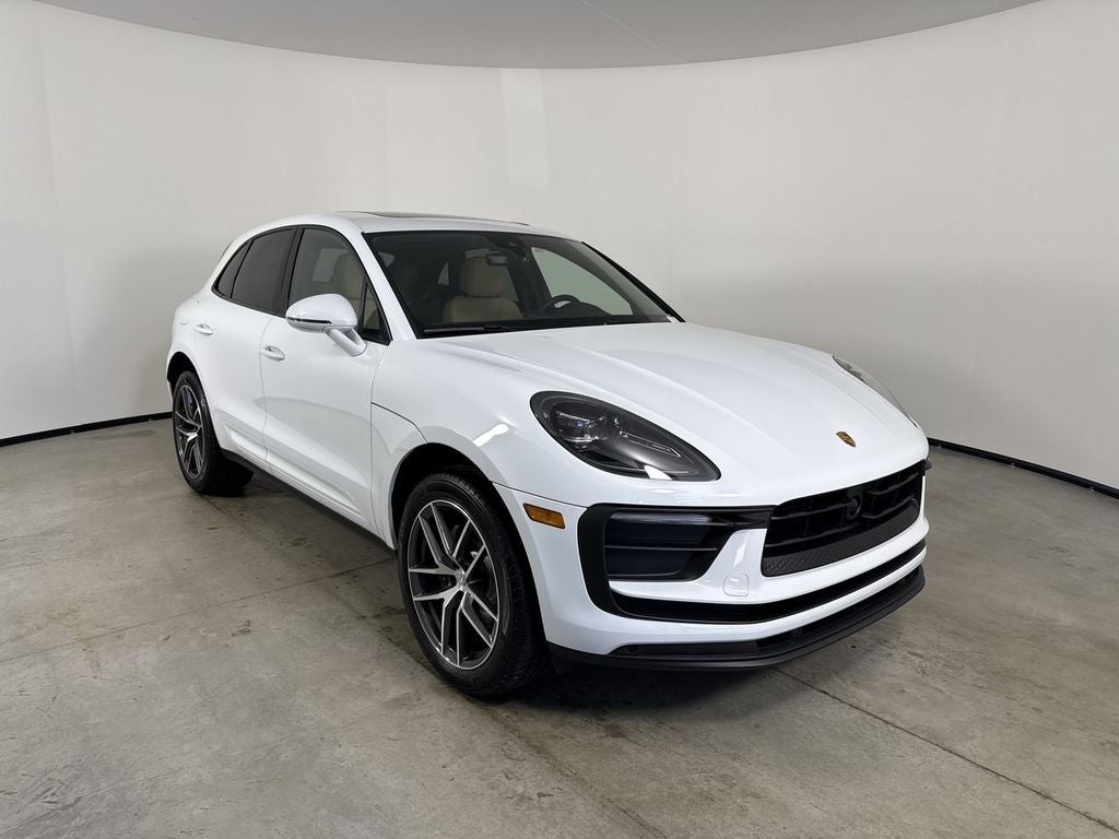2026 Porsche Macan AWD